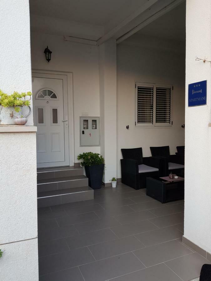 מאקרסקה Apartments Centar - Mirjana מראה חיצוני תמונה