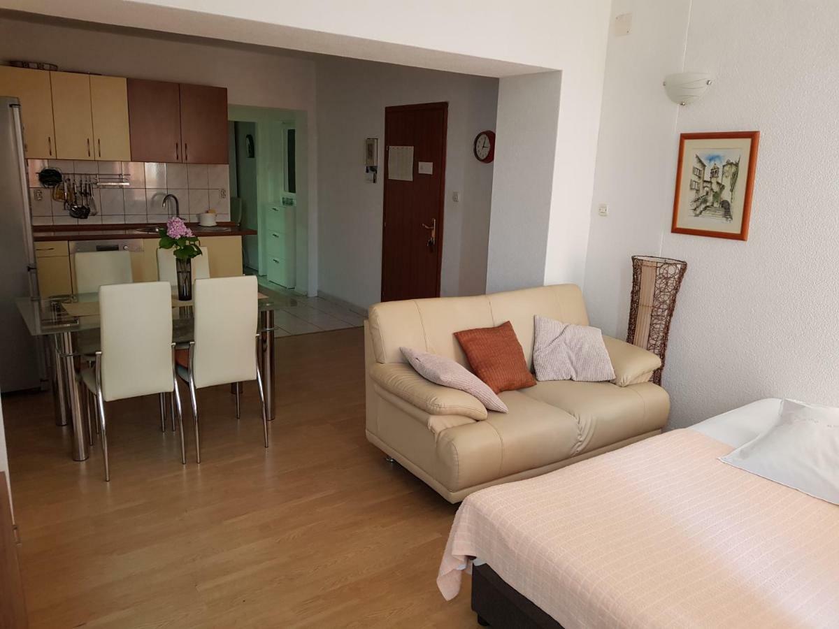 מאקרסקה Apartments Centar - Mirjana מראה חיצוני תמונה